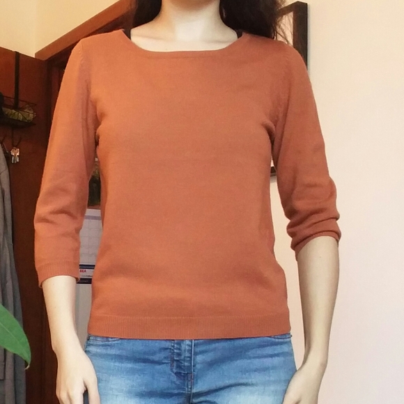 Sold on Vinted; UO Burnt Orange/Rust Sweater - Picture 5 of 11